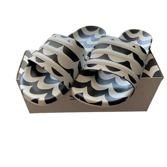 Adidas Women’s Marimekko Adilette Slides Wave Print Black and White - Picture 16 of 16